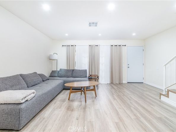 7422 Hazeltine Avenue 2, Van Nuys CA 91405