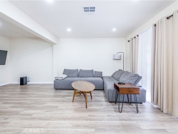 7422 Hazeltine Avenue 2, Van Nuys CA 91405