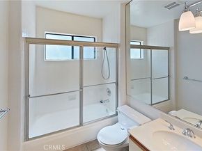 29121 Thousand Oaks Boulevard C, Agoura Hills CA 91301