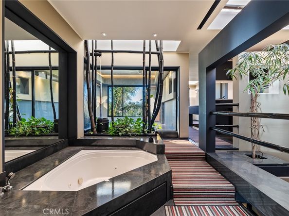 6907 Treasure Trail, Hollywood Hills CA 90068