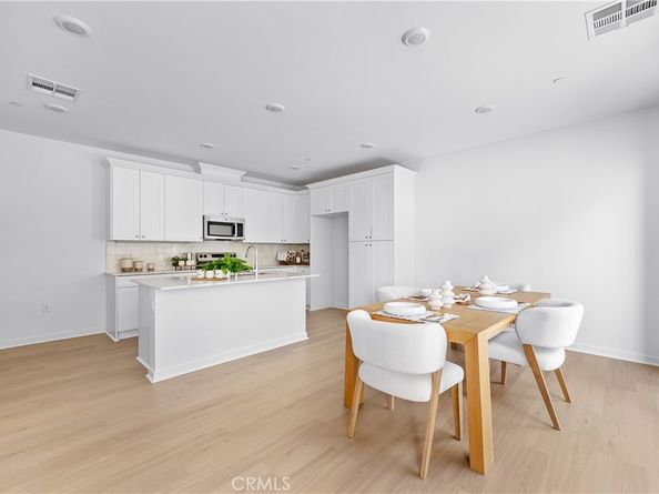 9423 1/2 N Sepulveda Blvd. 3, North Hills CA 91343