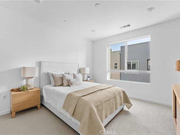 9423 1/2 N Sepulveda Blvd. 3, North Hills CA 91343