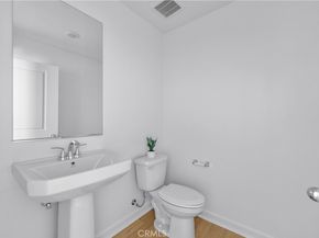 9423 1/2 N Sepulveda Blvd. 3, North Hills CA 91343