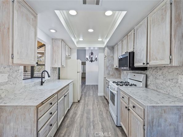 5712 5712 Skyview Way A, Agoura Hills CA 91301