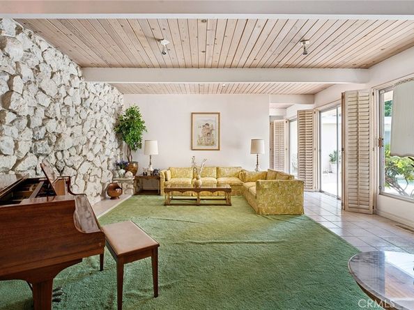 20300 Angelina Place, Woodland Hills CA 91364