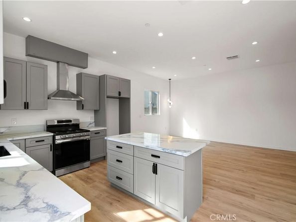 7842 Lasaine Avenue, Northridge CA 91325