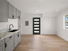 7842 Lasaine Avenue, Northridge CA 91325