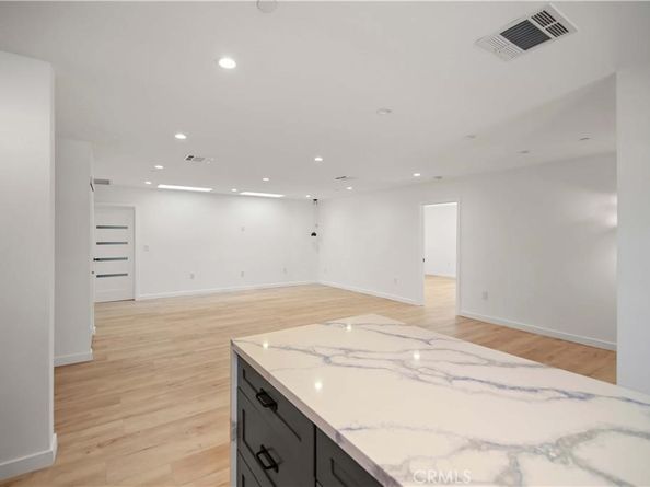 7842 Lasaine Avenue, Northridge CA 91325