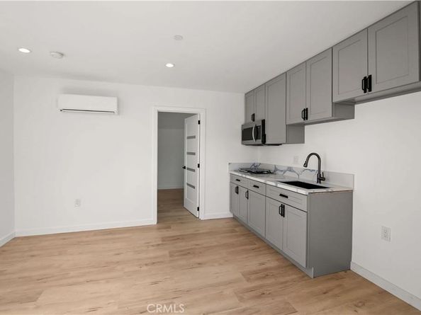 7842 Lasaine Avenue, Northridge CA 91325