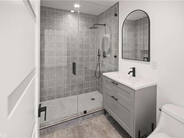 7842 Lasaine Avenue, Northridge CA 91325