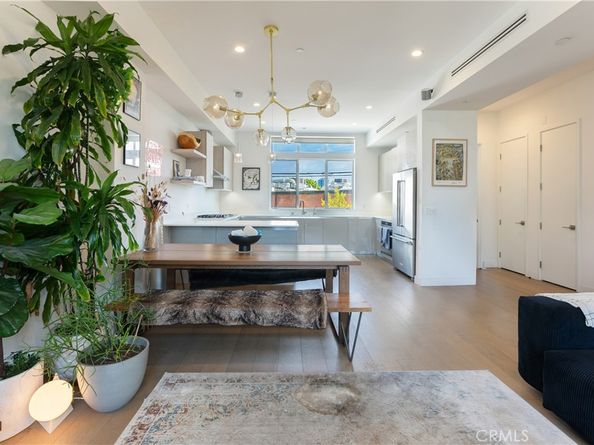 3107 S Dakota, Los Angeles CA 90034