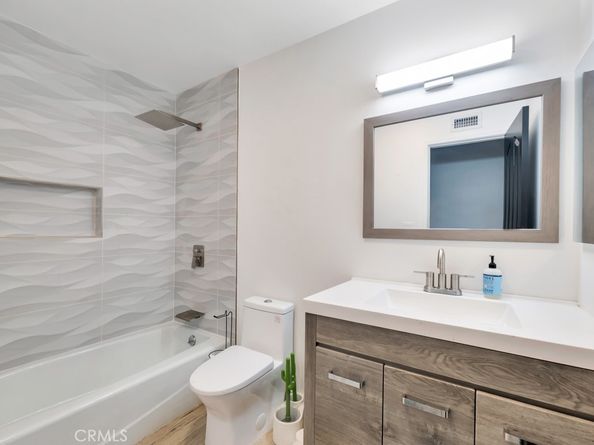 10122 Jovita Avenue, Chatsworth CA 91311