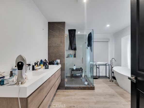 10122 Jovita Avenue, Chatsworth CA 91311