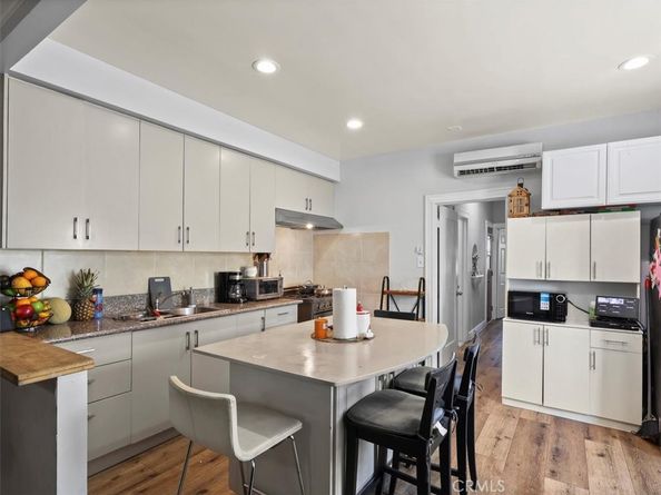 2245 W 27th Street, Los Angeles CA 90018