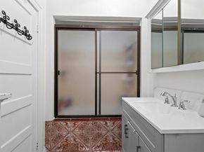 2245 W 27th Street, Los Angeles CA 90018