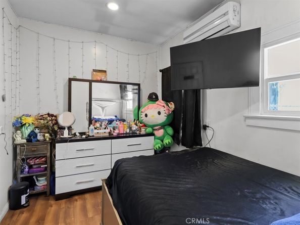 2245 W 27th Street, Los Angeles CA 90018