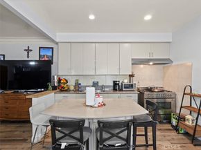 2245 W 27th Street, Los Angeles CA 90018