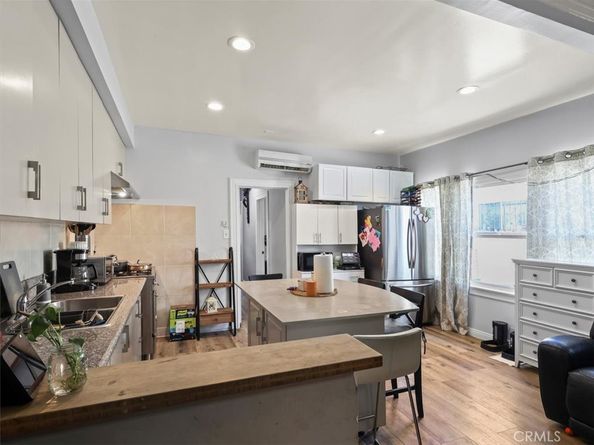 2245 W 27th Street, Los Angeles CA 90018