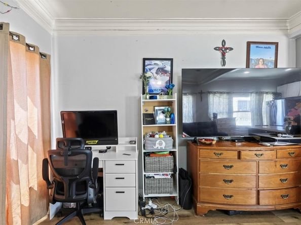 2245 W 27th Street, Los Angeles CA 90018