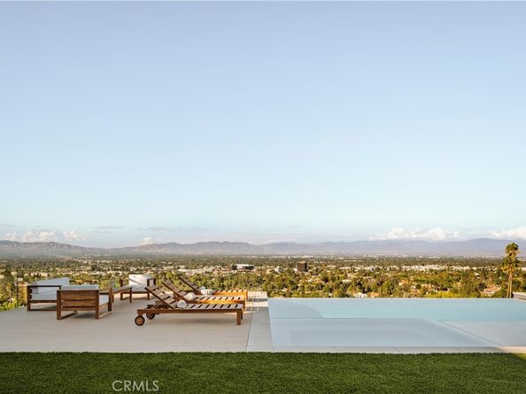18807 Edleen Drive, Tarzana CA 91356