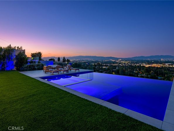18807 Edleen Drive, Tarzana CA 91356