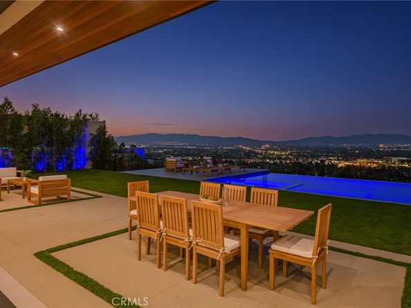 18807 Edleen Drive, Tarzana CA 91356