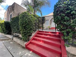 901 N El Centro Avenue, Hollywood CA 90038