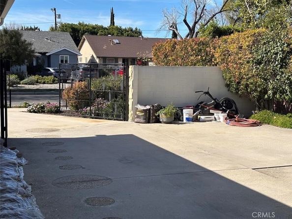 6914 Andasol Avenue, Lake Balboa CA 91406