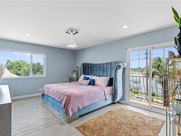7625 Reseda Boulevard 302, Reseda CA 91335