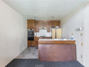 7625 Reseda Boulevard 302, Reseda CA 91335