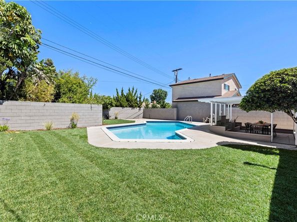9712 Saloma Avenue, North Hills CA 91343