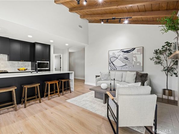 9712 Saloma Avenue, North Hills CA 91343