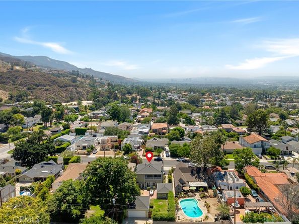 1065 E Harvard Road, Burbank CA 91501