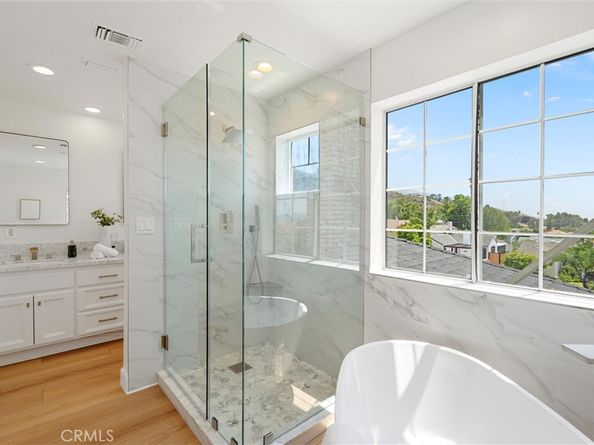 1065 E Harvard Road, Burbank CA 91501