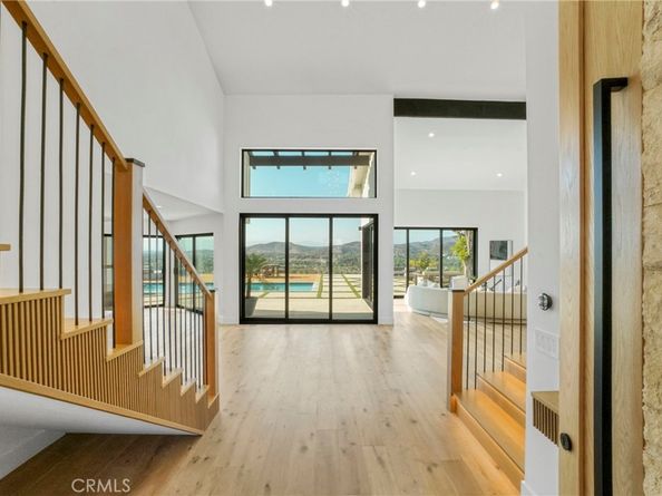 32075 Canterhill Place, Westlake Village CA 91361
