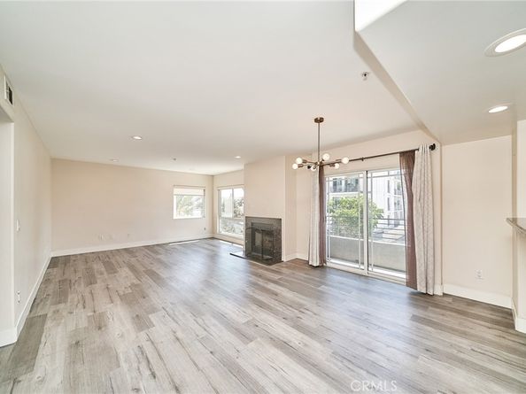1036 S Serrano Avenue 205, Los Angeles CA 90006