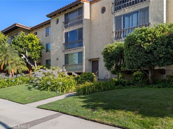 12830 Burbank Boulevard 307, Valley Village CA 91607