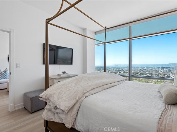 900 W Olympic Boulevard 34F, Los Angeles CA 90015