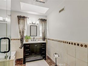 5450 Nagle Avenue, Sherman Oaks CA 91401