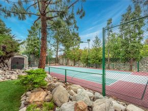 11822 Zelzah, Granada Hills CA 91344
