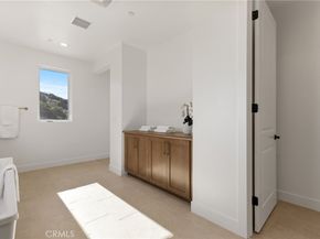 9530 N Andora Avenue, Chatsworth CA 91311