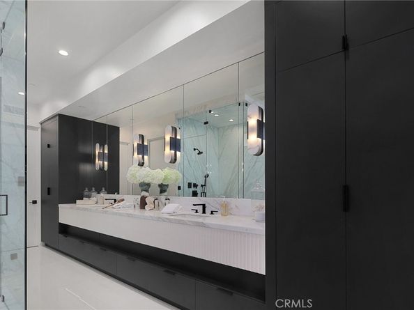 3011 Ocean Front Walk, Venice CA 90291