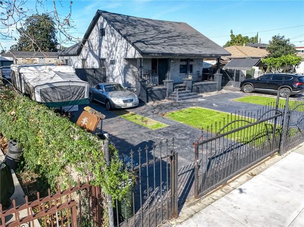 11113 Berendo Avenue, Los Angeles CA 90044