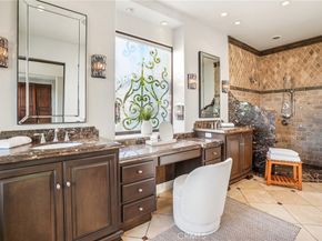 215 S Poinsettia Avenue, Manhattan Beach CA 90266