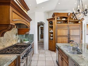 215 S Poinsettia Avenue, Manhattan Beach CA 90266