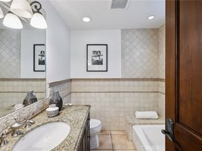 215 S Poinsettia Avenue, Manhattan Beach CA 90266