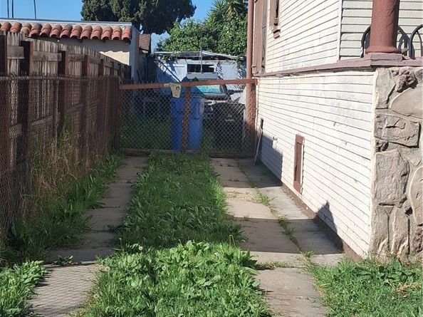 243 E 79, Los Angeles CA 90003
