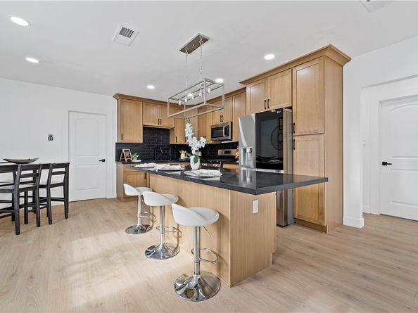 11863 S Avalon Boulevard, Los Angeles CA 90061