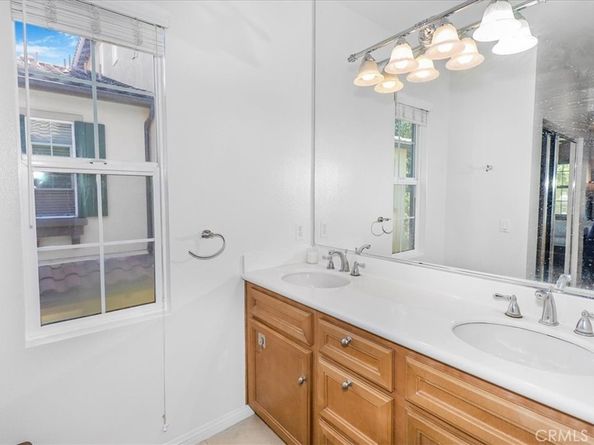 32 Perennial, Irvine CA 92603