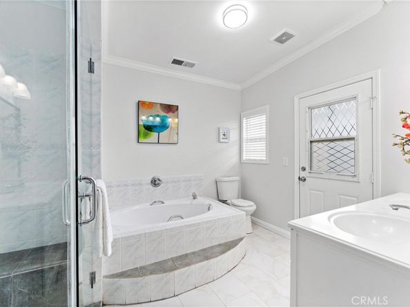 1960 Chariton Street, Los Angeles CA 90034